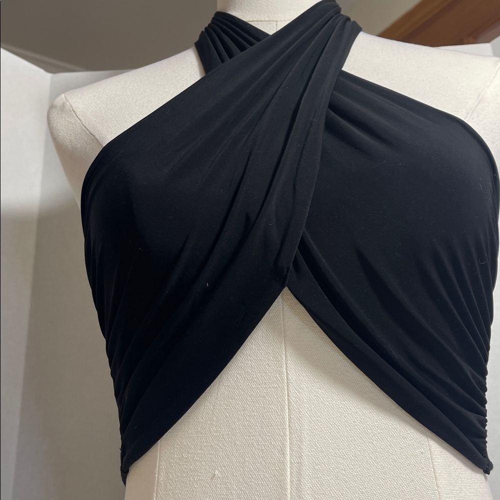 NWT Boohoo Night Black Crossover Halter Crop Top Size US 8 - Picture 2 of 16